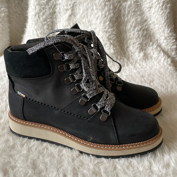 NWOT Toms Mesa waterproof black leather techy nylon lace up booties 5 - Picture 6 of 9